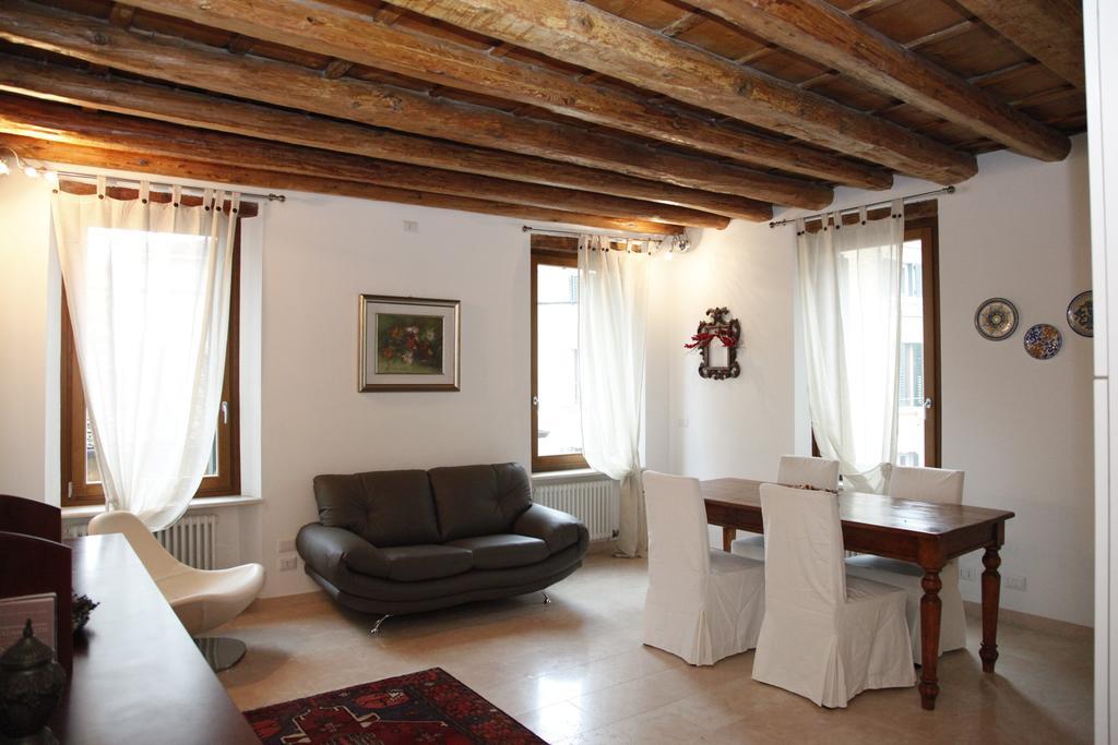 Centre 2 Bedroom Flat Verona Exterior foto