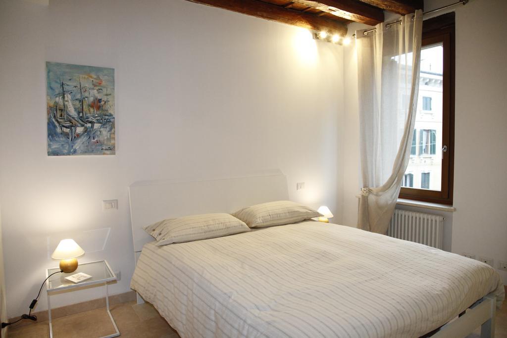 Centre 2 Bedroom Flat Verona Exterior foto